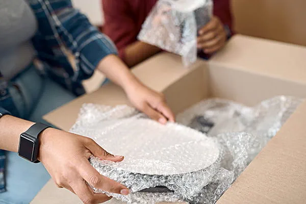 How to Safely Pack and Move Fragile Items